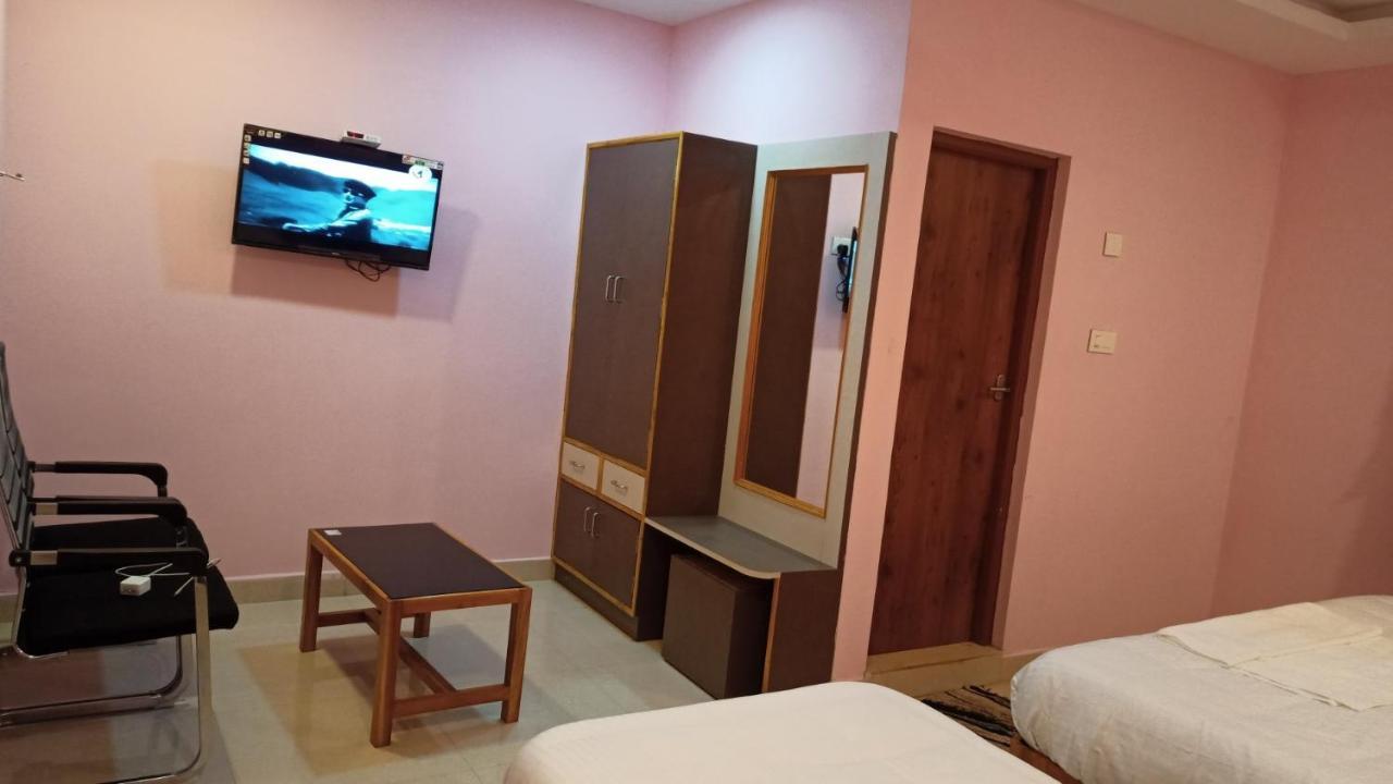 Hotel Aarthi Residency Karaikkudi Exterior foto