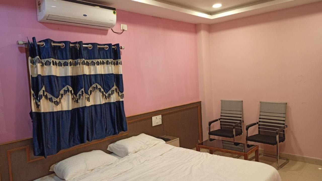 Hotel Aarthi Residency Karaikkudi Exterior foto