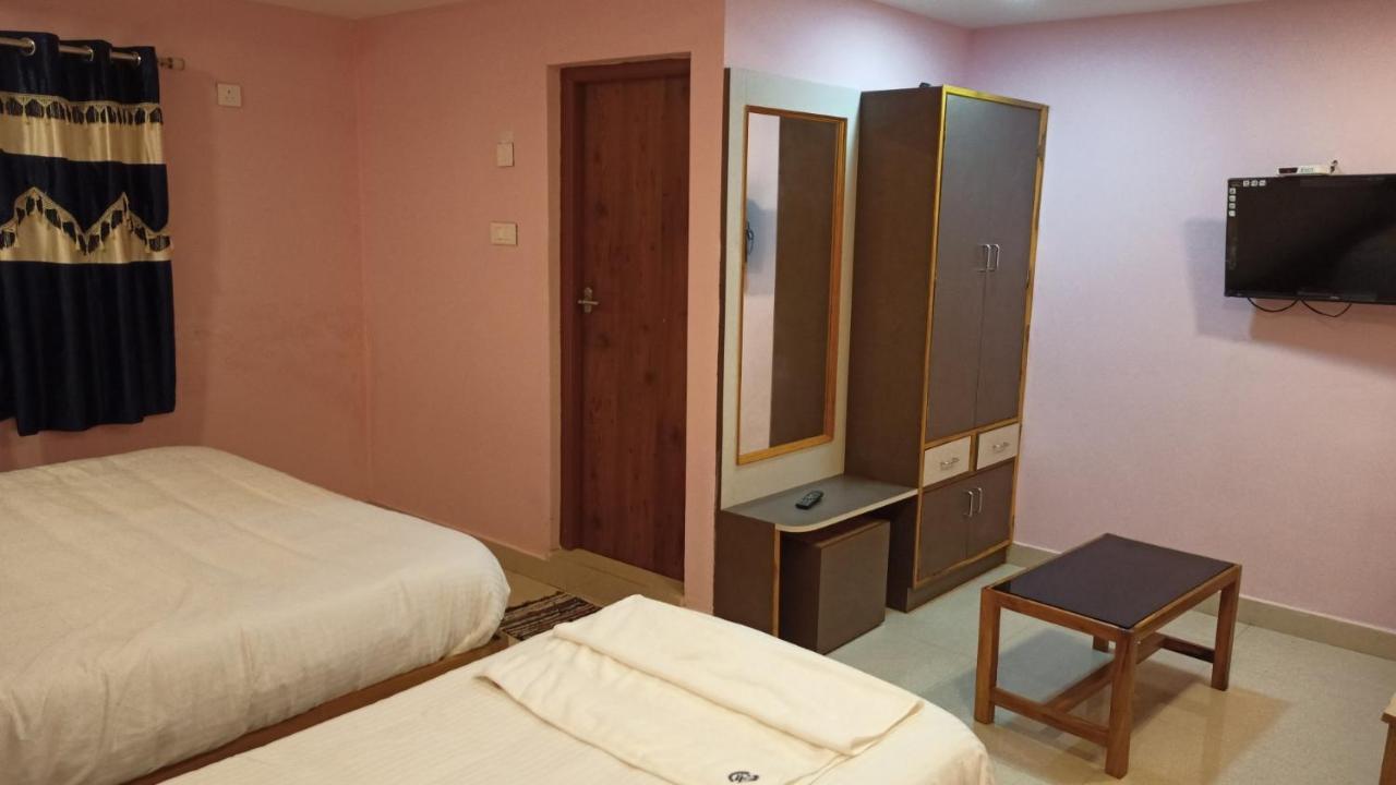 Hotel Aarthi Residency Karaikkudi Exterior foto
