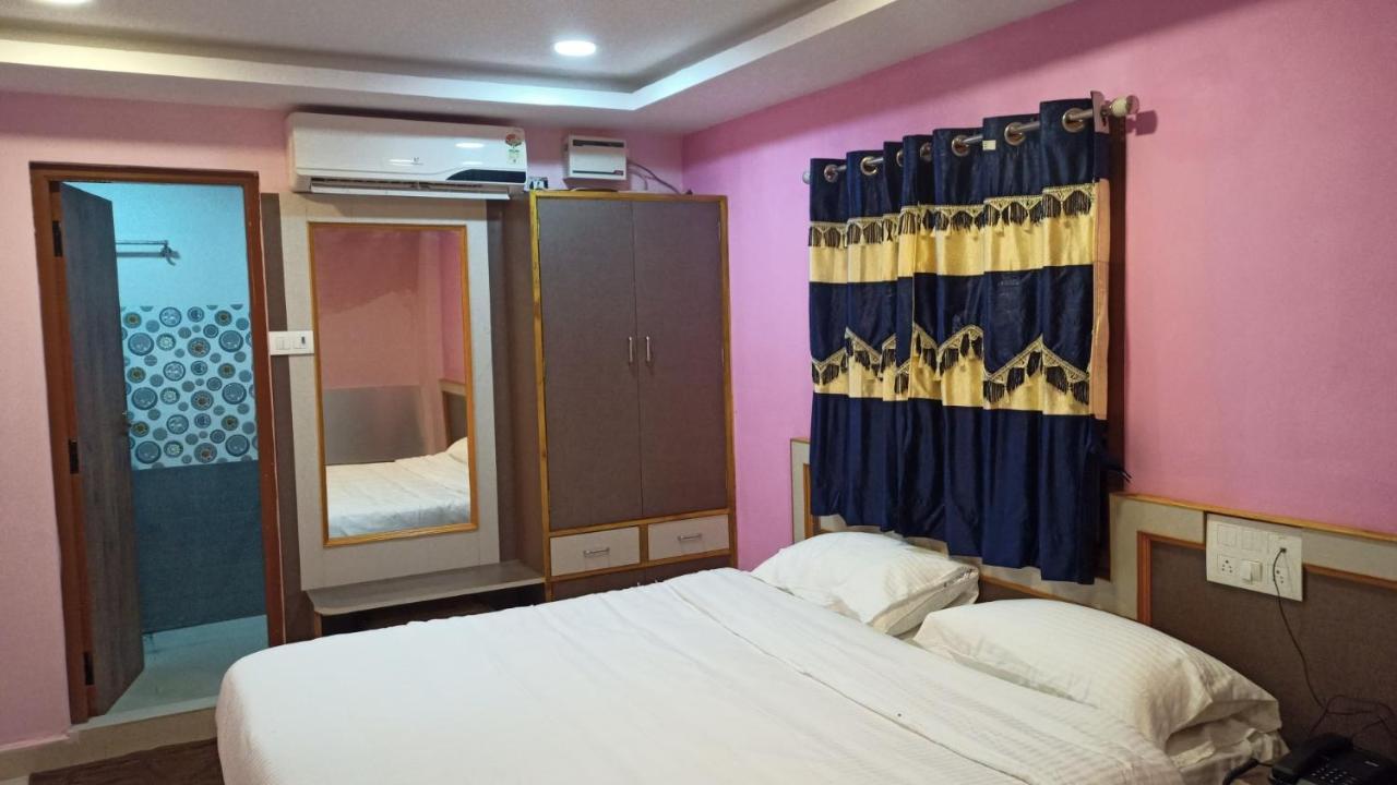 Hotel Aarthi Residency Karaikkudi Exterior foto