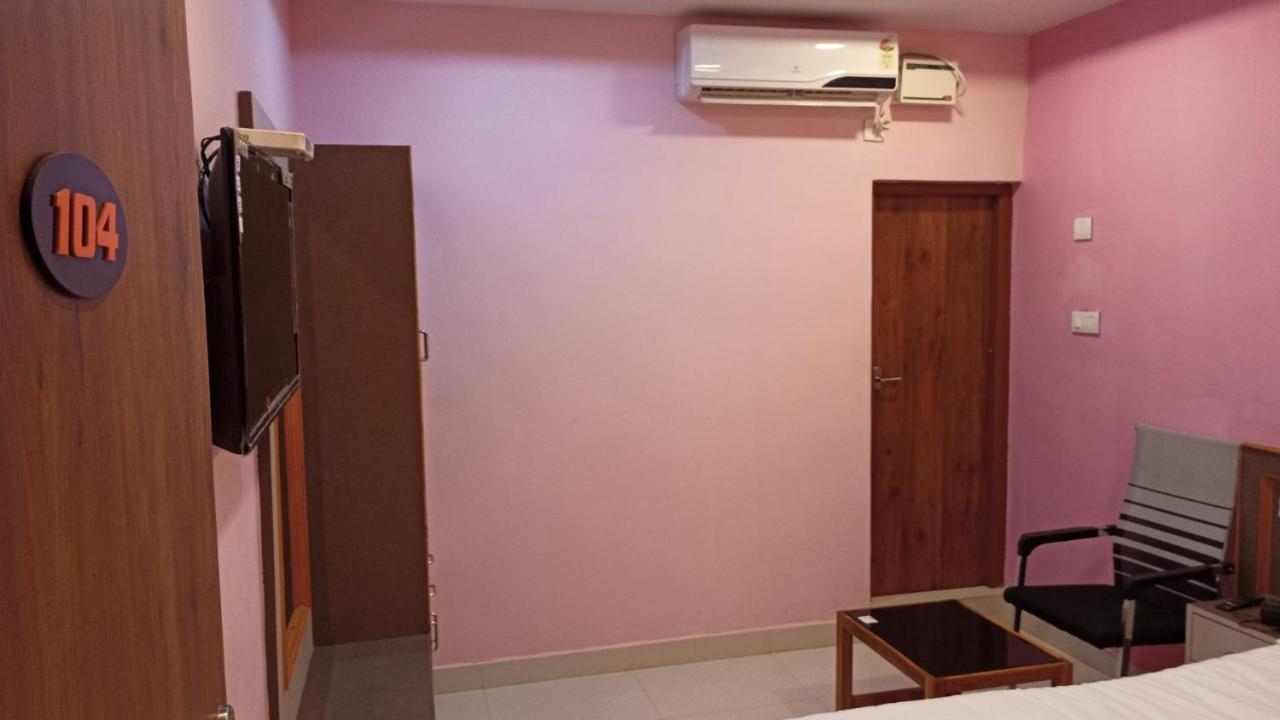 Hotel Aarthi Residency Karaikkudi Exterior foto