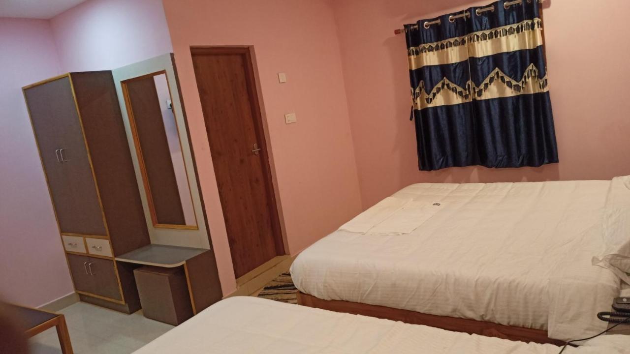 Hotel Aarthi Residency Karaikkudi Exterior foto