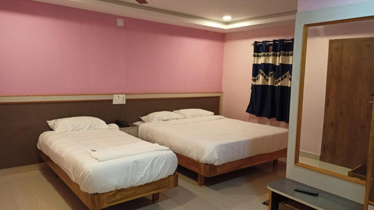 Hotel Aarthi Residency Karaikkudi Exterior foto
