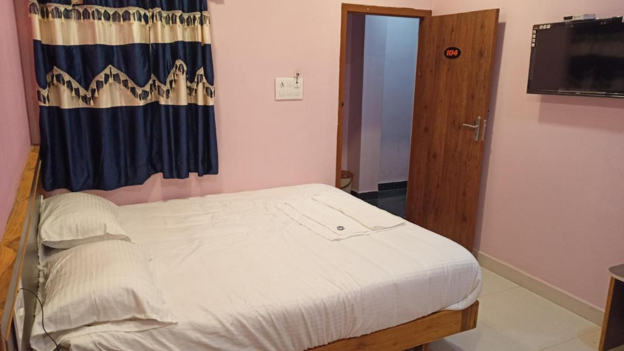 Hotel Aarthi Residency Karaikkudi Exterior foto
