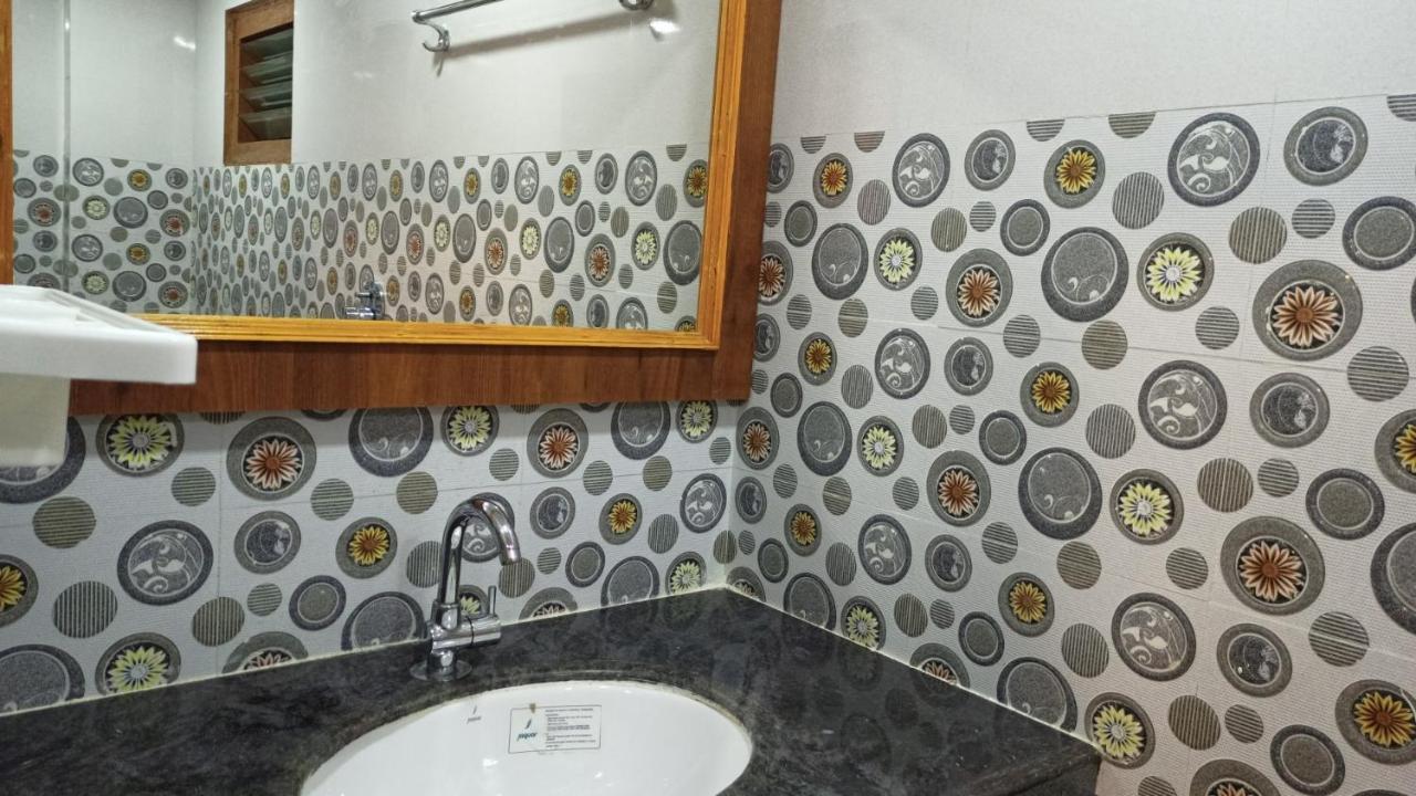 Hotel Aarthi Residency Karaikkudi Exterior foto