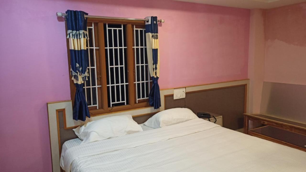 Hotel Aarthi Residency Karaikkudi Exterior foto