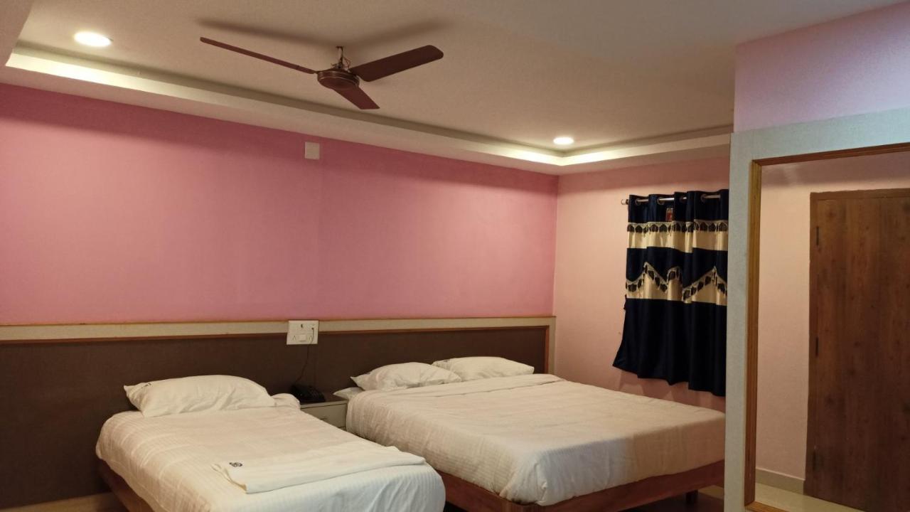 Hotel Aarthi Residency Karaikkudi Exterior foto